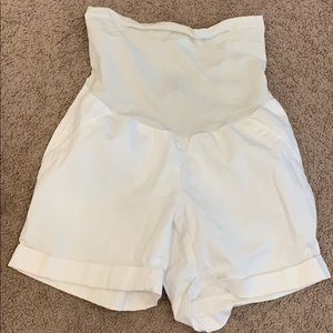 A Pea in the Pod Maternity shorts